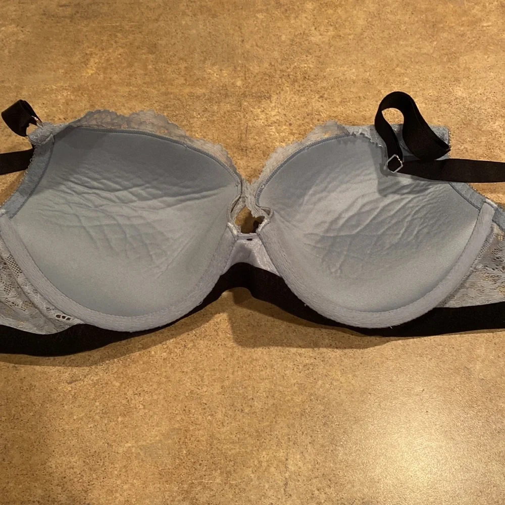 Women’s Victoria’s Secret bra size 32DD